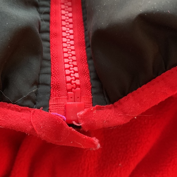 Nice boys black hooded winter jacket with red fleece lining - pre-loved - Picture 4 of 4